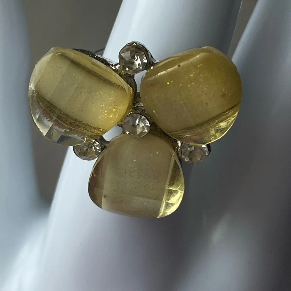 Elegant Yellow and Silver resin moonstone Ring